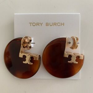Tory Burch Applied Logo Tortoise Hoop Earrings. NWT